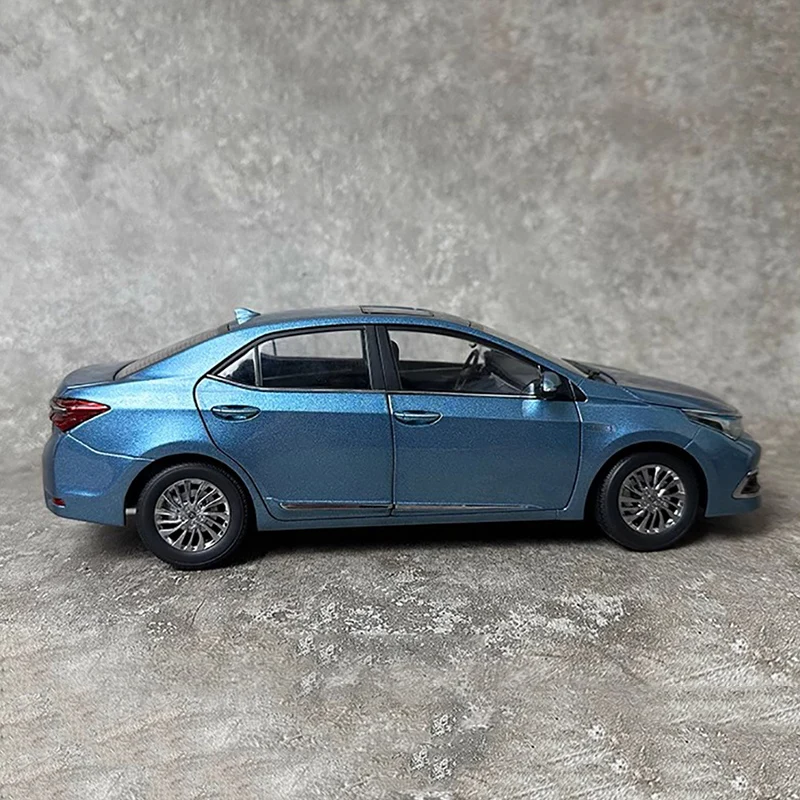 Original factory 1:18 Corolla dual engine COROLLA simulation alloy car model