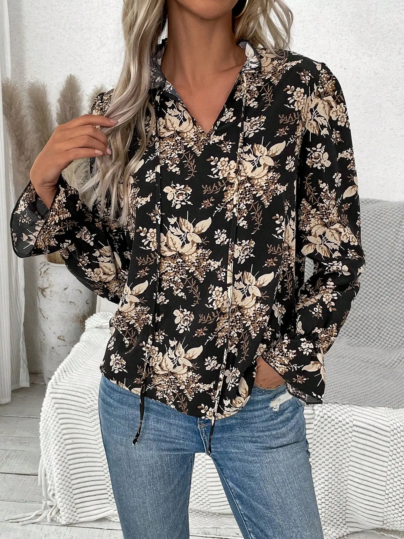 2024 new women\'s shirt notched with flapped collar flared sleeve long sleeve pleated edge knotted blouse woven springless elegan