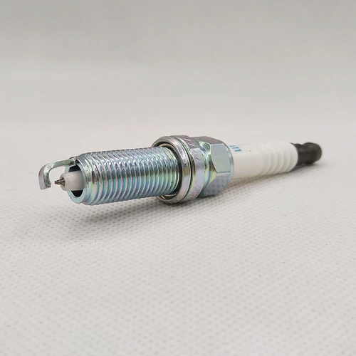 Imagen 2 del producto 4/20 piezas 22401-JA01B DILKAR6A11 bujía de iridio para Nissan Sentra x-trail Rogue Sentra 2,5 Teana Altima 22401JA01B DILKAR6A-11