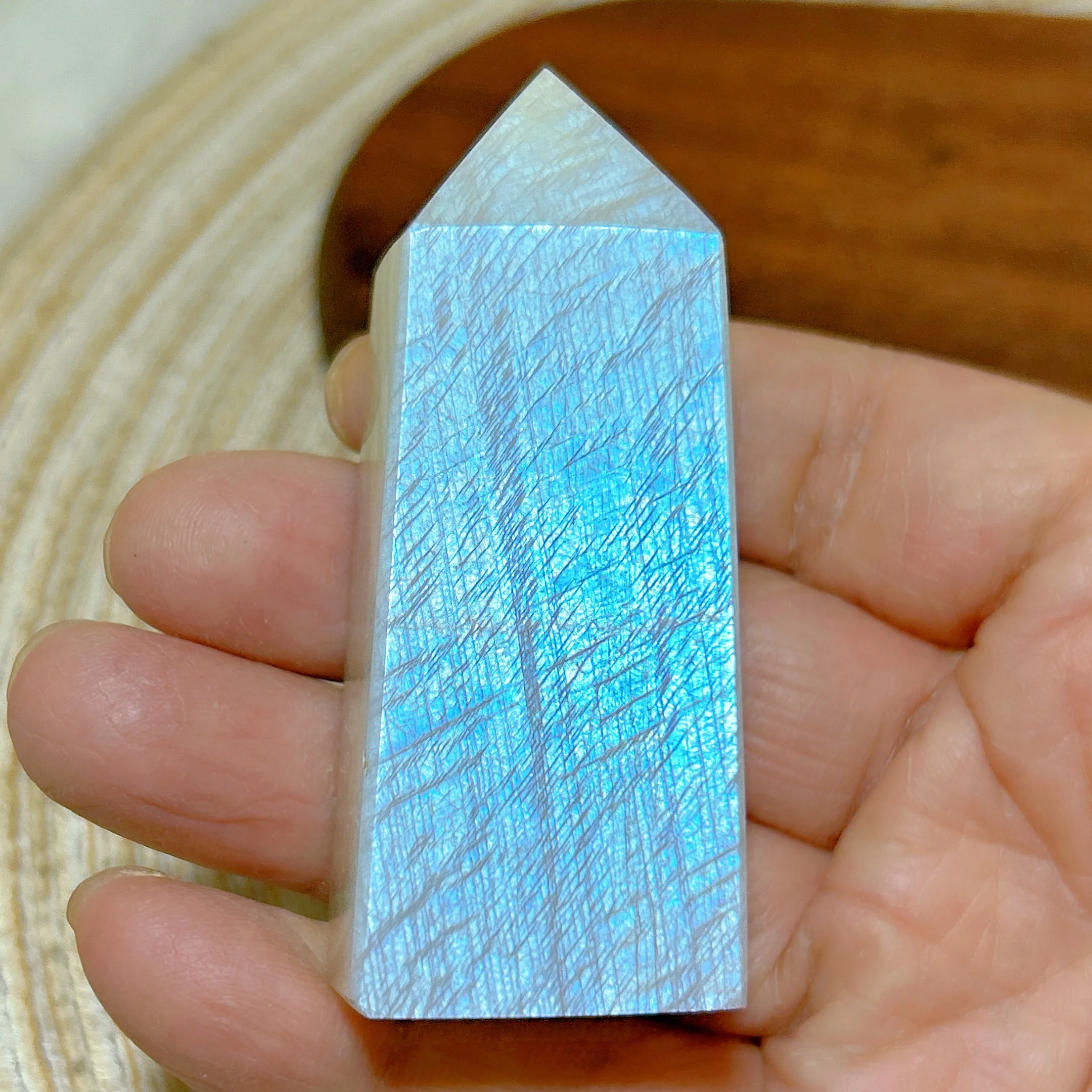 

Natural Crystal Blue Flashy Moonstone Tower Point Energy Reiki Healing Gemstones High Quality Home Decorations Room Decor Gift