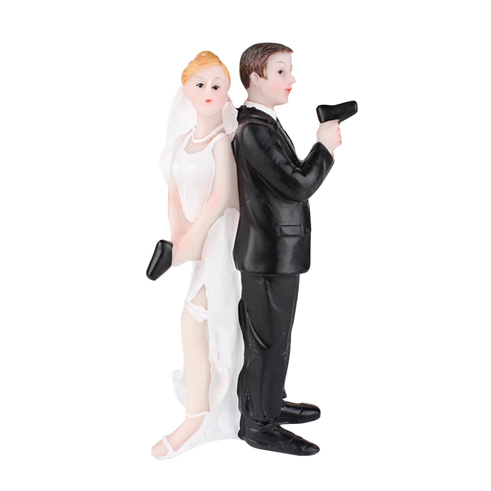 

Wedding Cake Bride Hug Groom Resin Resin Figures For Wedding Figurine Decoration for Party Celebrations Cake Accessories