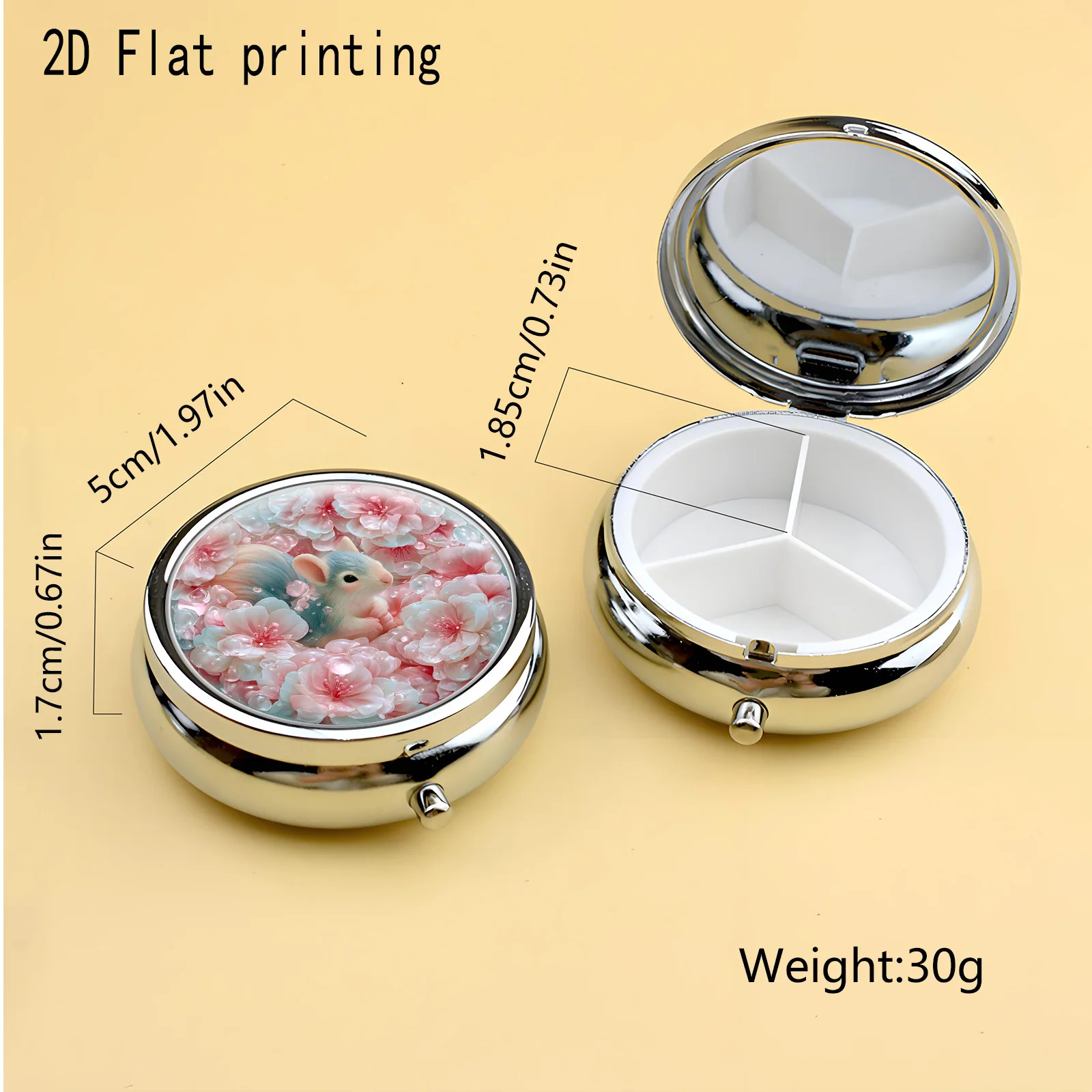 Squirrel Pink Petal Pattern, Round Three-Compartment Small Medicine Box, Portable Medicine Storage, Small Jewelry Storage, Suitable for Handbags or Travel, Holiday Gifts, Souvenirs, Prizes, Small Gifts, Suitable for Personal Use or as an Exquisite Gift Option