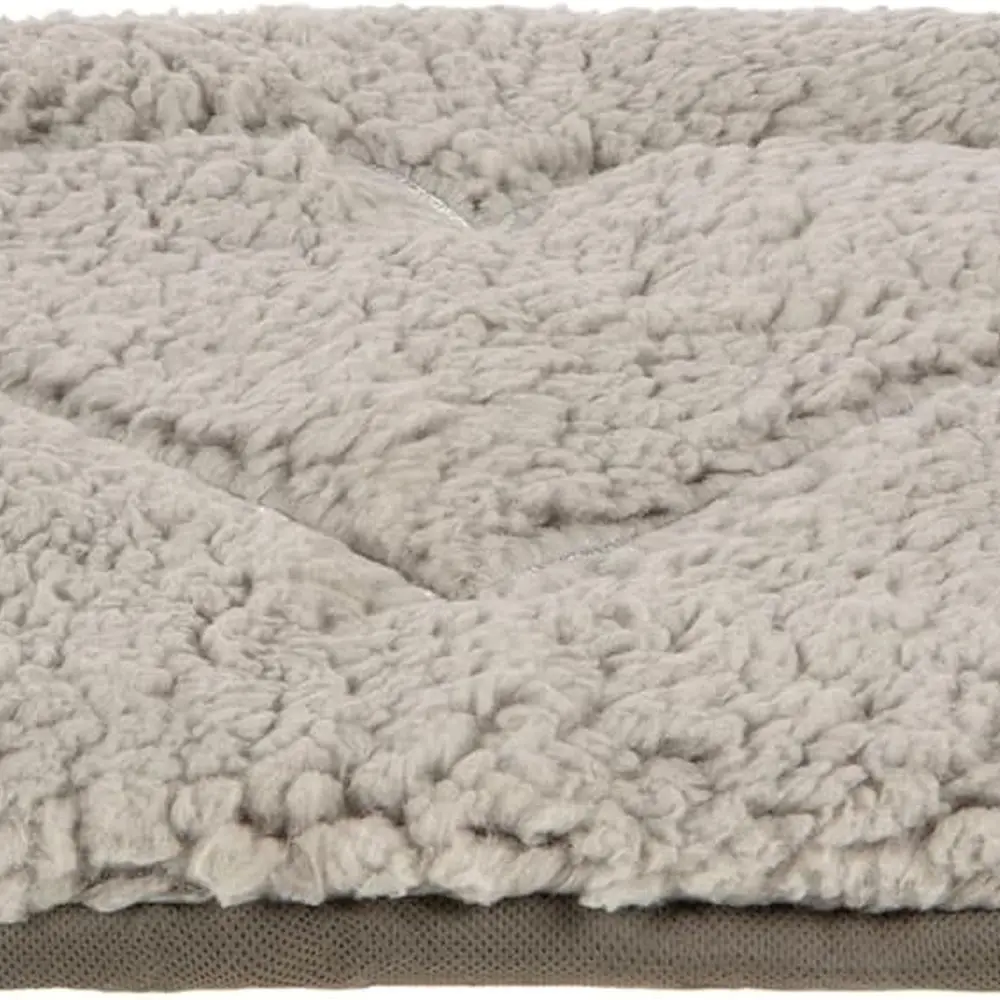 

Crinkle Cloud Plush Cat Mat and Bed, Cozy Faux Sheepskin & Crinkle for Comfort & Stimulation for Cats & Kittens, Grey, 15x15