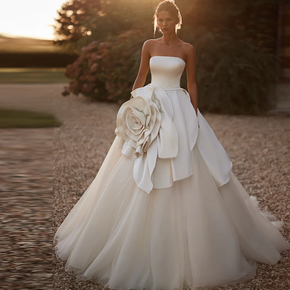 Fashion Satin 3D Flower Wedding Dress Simple Strapless Tulle Bridal Gowns Classic Customized A-Line Sleeveless Robe de mariée