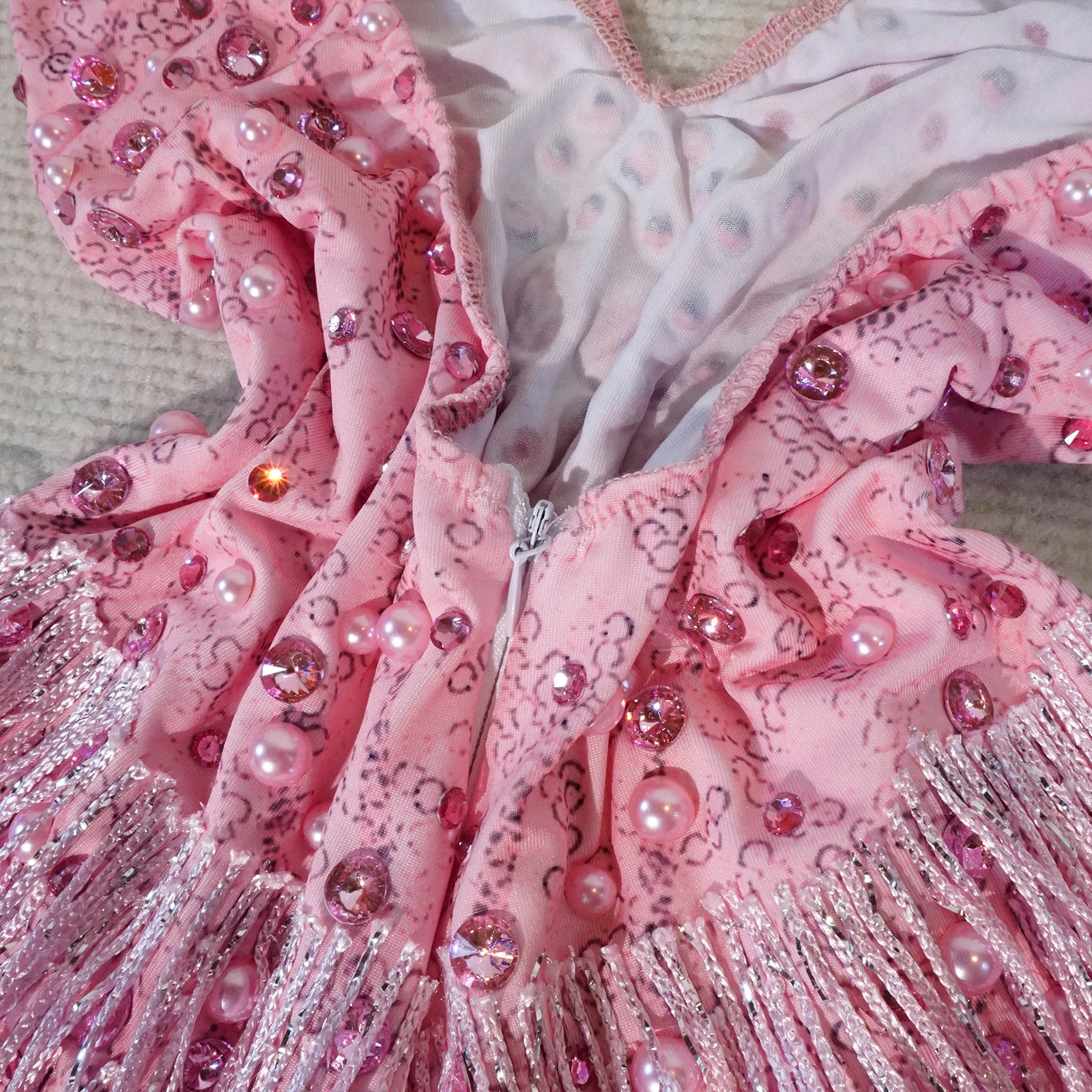 أزياء النساء هامش الراين مثير العميق الخامس الرقبة ارتداءها مرحلة الرقص وتتسابق حفلة عيد ميلاد فريق أداء يوتار ازياء