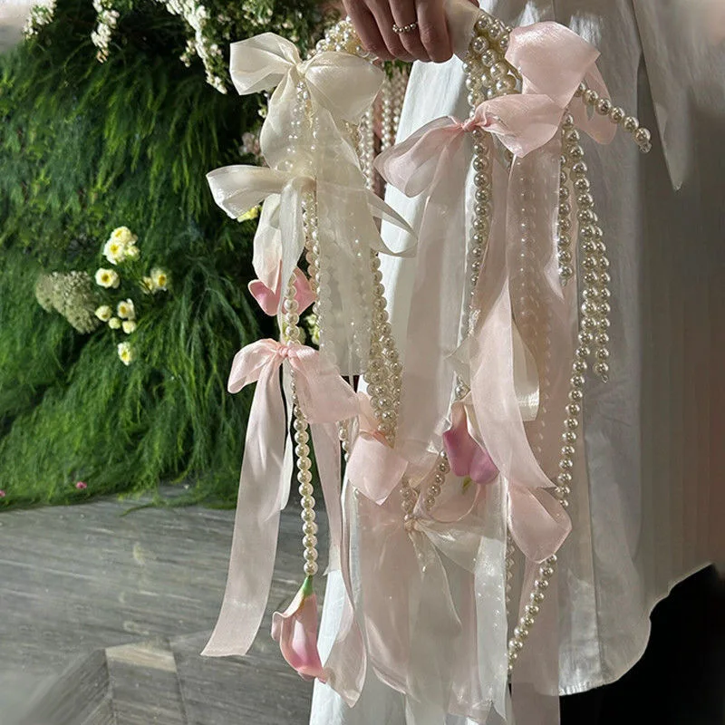 Calla lily holding a waterfall bouquet with a full set of materials to send friends wedding gifts, photo studio photo props