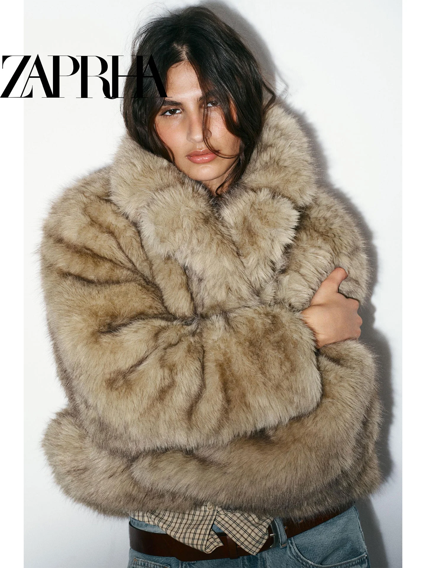 เสื้อโค้ทขนเฟอร์เทียมทรงหลวมแฟชั่นสำหรับผู้หญิง รุ่นใหม่ล่าสุดสำหรับฤดูหนาว เสื้อคลุมลำลองแบบยาว ปิดด้วยกระดุม