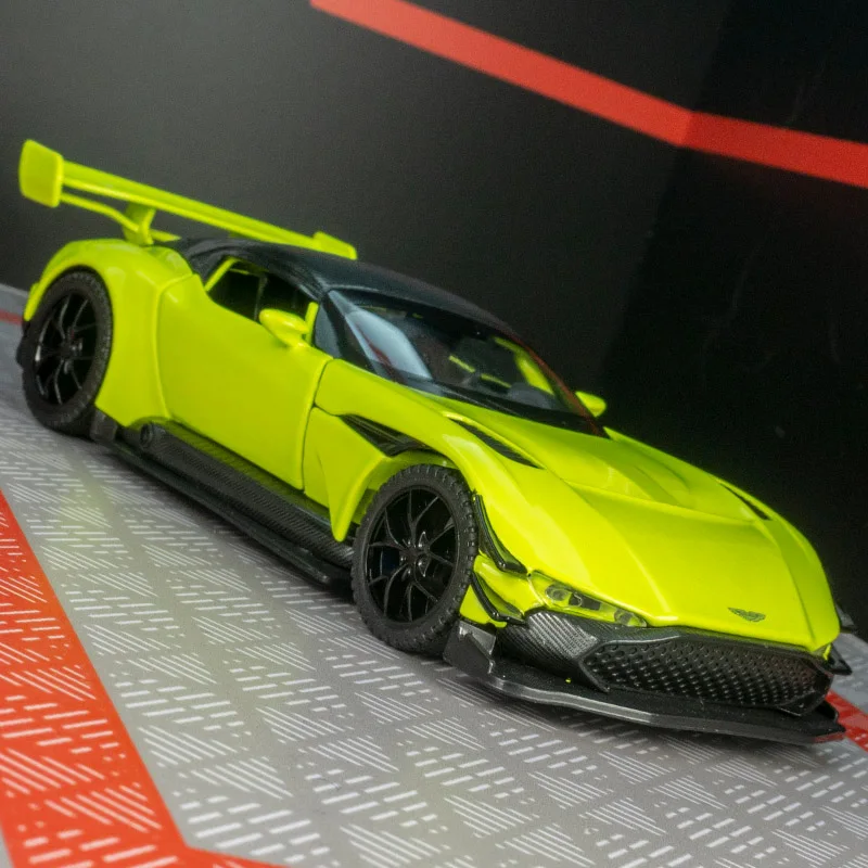 Aston martin vulcan-ダイキャスト金属合金スポーツカー,1:32シミュレーションモデル,音と光,コレクション,子供のおもちゃのギフト