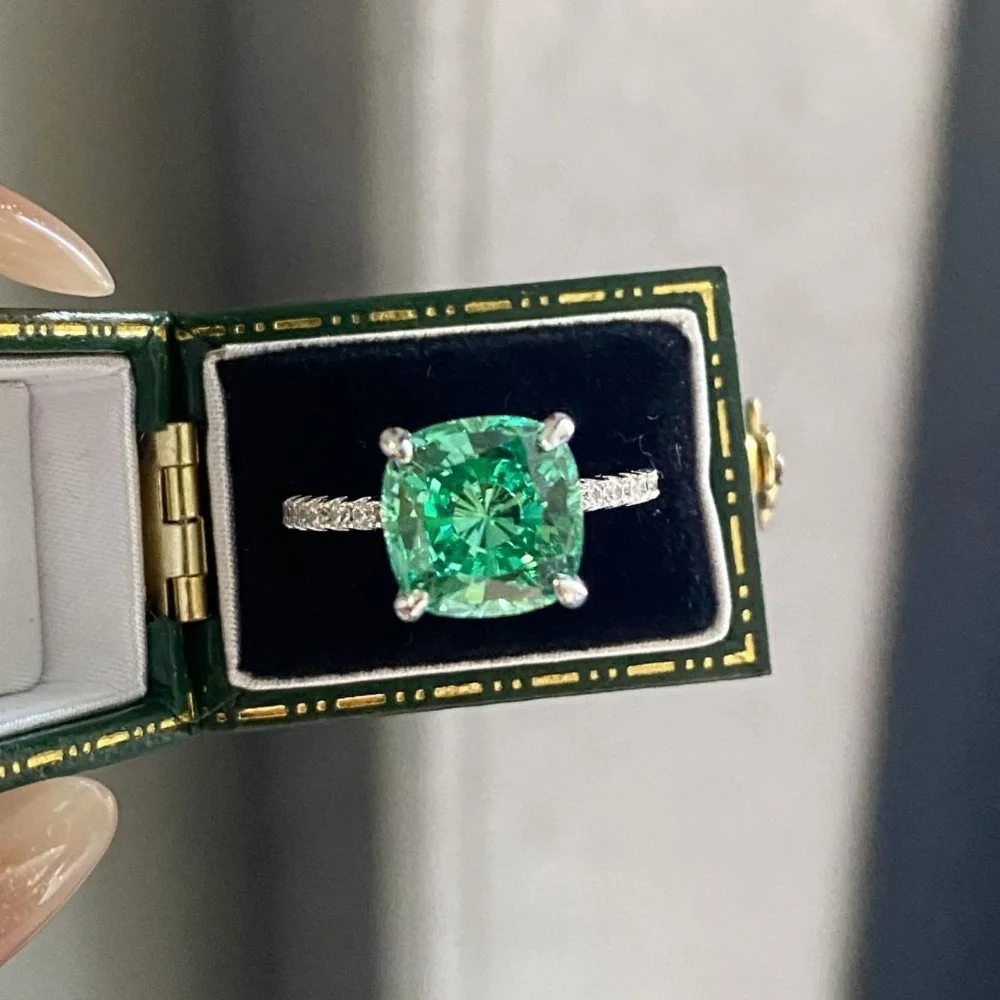 New Color Treasure Ring S925 Sterling Silver Emerald Paraiba Green High Carbon Diamond Ring