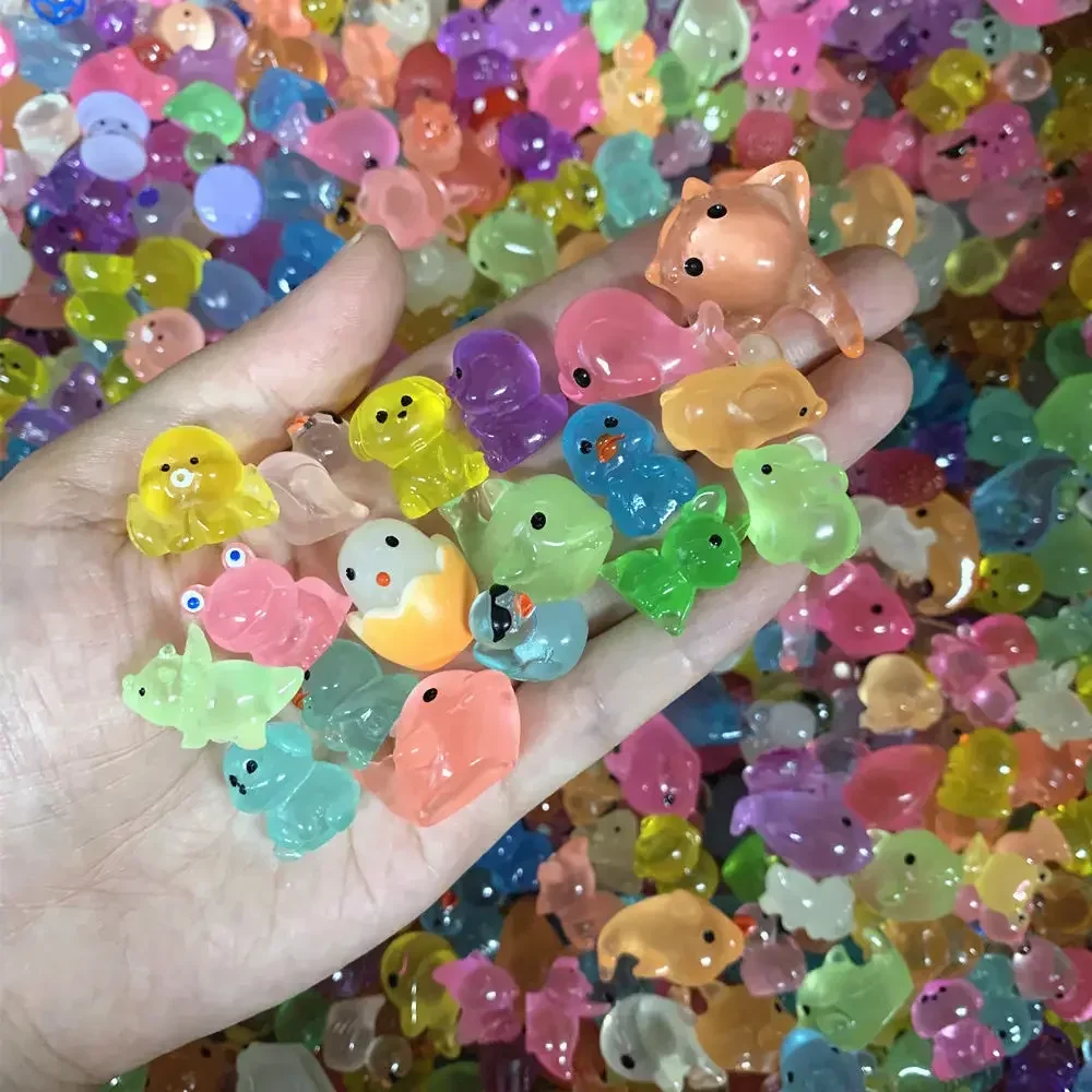 

20/30 шт. Миниатюрные светящиеся фигурки животных из смолы, DIY мультяшные игрушки, украшения для микроландшафта, светящиеся маленькие существа, развивающие поделки