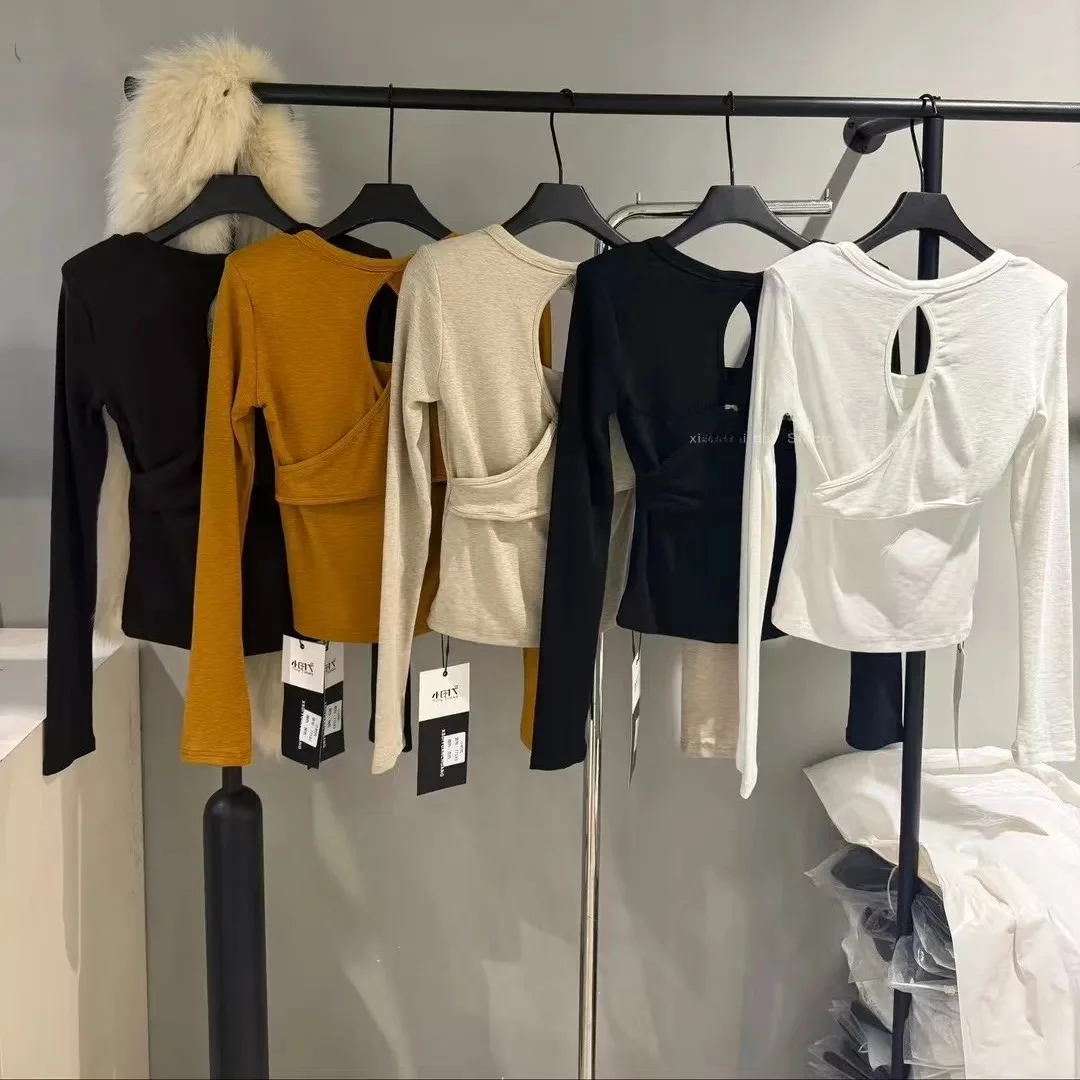 冬用レディース裏起毛スリムフィットTシャツ、中空デザイン、快適なコットン素材、ラウンドネック、柔らかく暖かいトップス