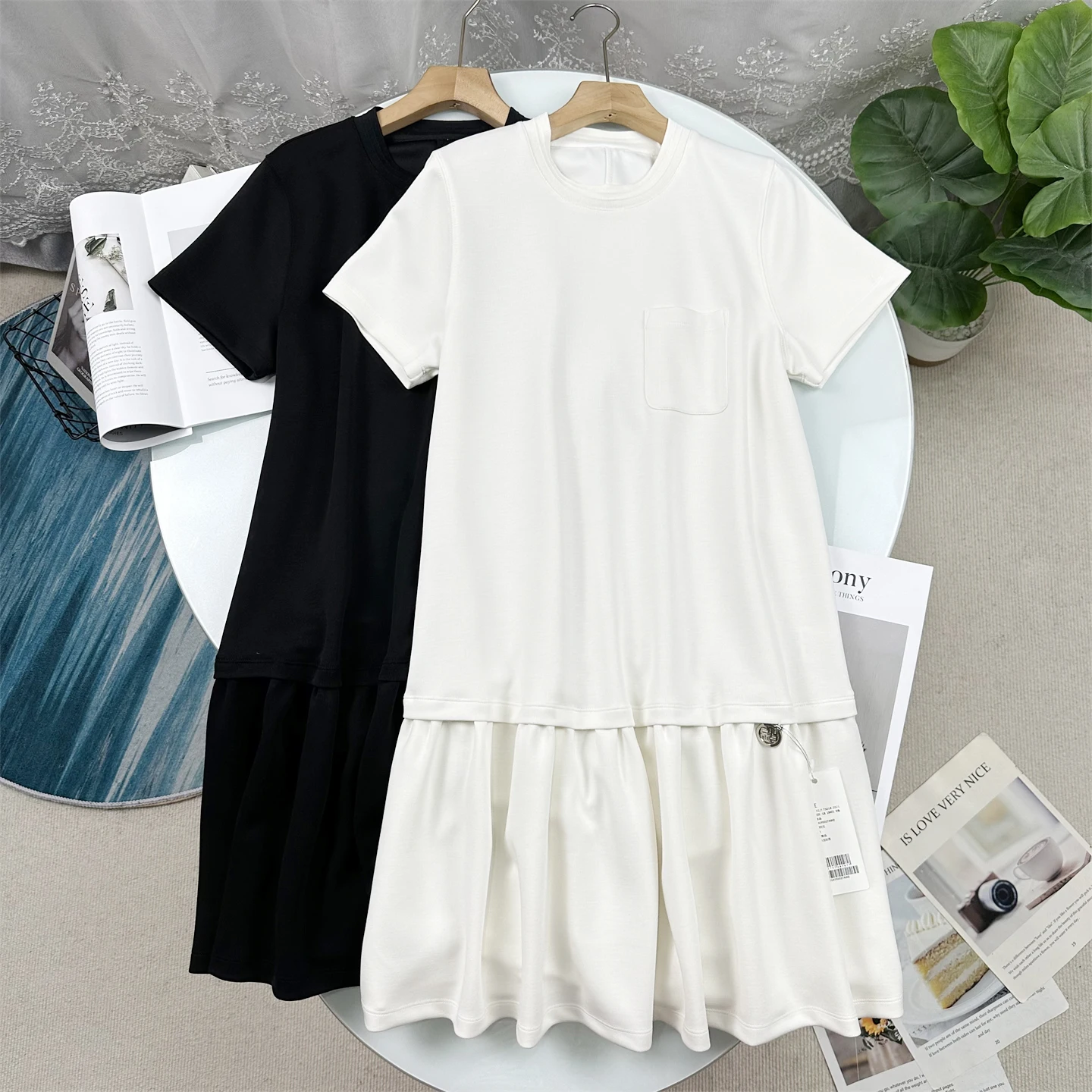 

Повседневное модальное платье Hebe Style, женское летнее платье-футболка А-силуэта, новая модная модель с комбинированным дизайном, простое элегантное черное платье