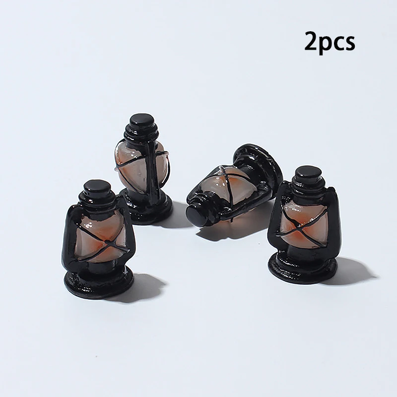 2PCS Dollhouse Mini Vintage Black Simulation 3D Resin Kerosene Lamp Baby Gift Toy DIY Hole Shoes Keychain Phone Case Accessories