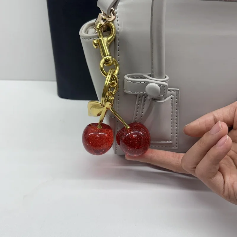 الكلاسيكية كريستال الأحمر الكرز قلادة الديكور لمدرب حقيبة يد حقائب كتف المرأة حقيبة سلسلة مفاتيح سحر الإكسسوارات