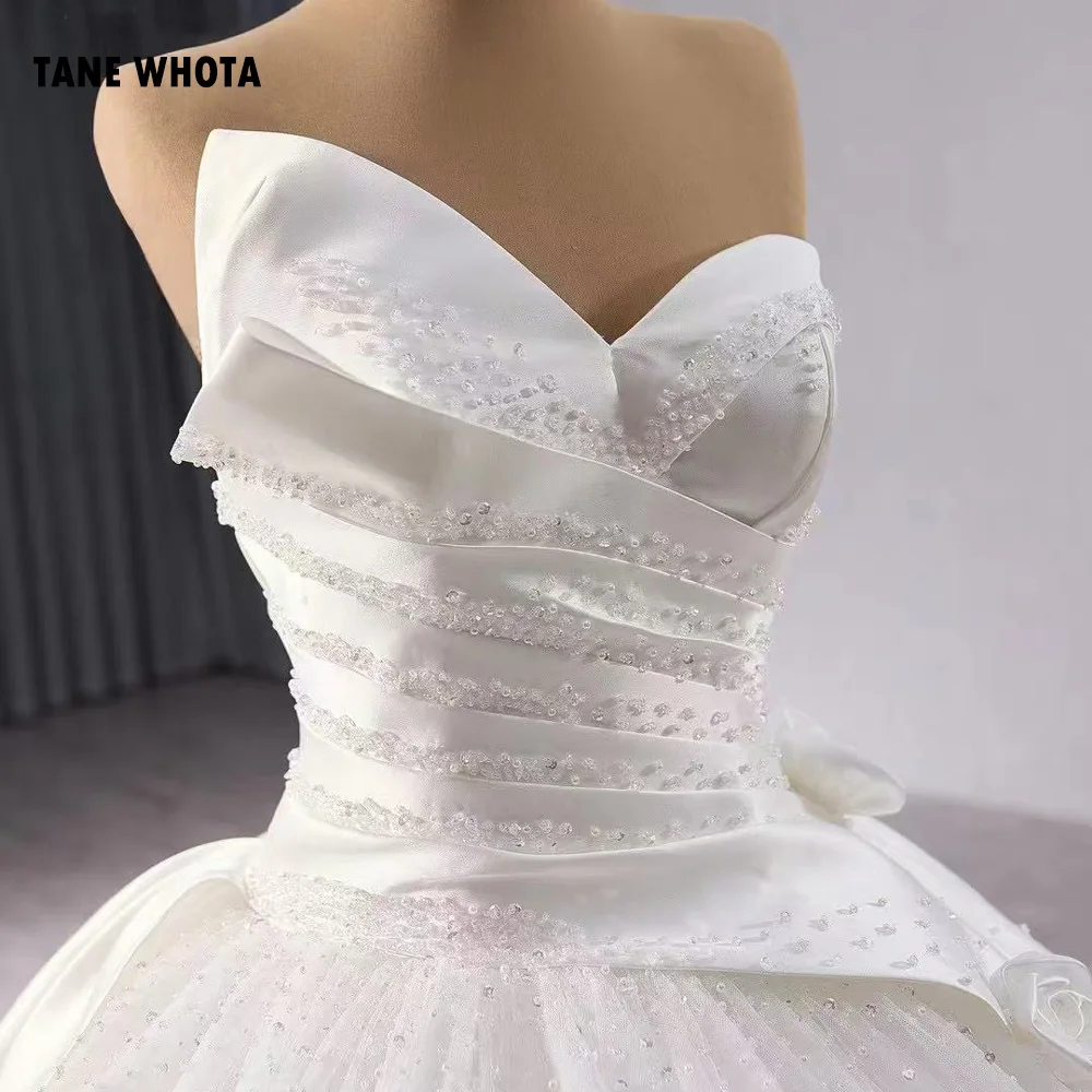Vestidos De Novia Boda Sweetheart Lace Up กลับเลื่อมประดับด้วยลูกปัดคริสตัล Ruched ที่กําหนดเองชุดแต่งงานสีขาว