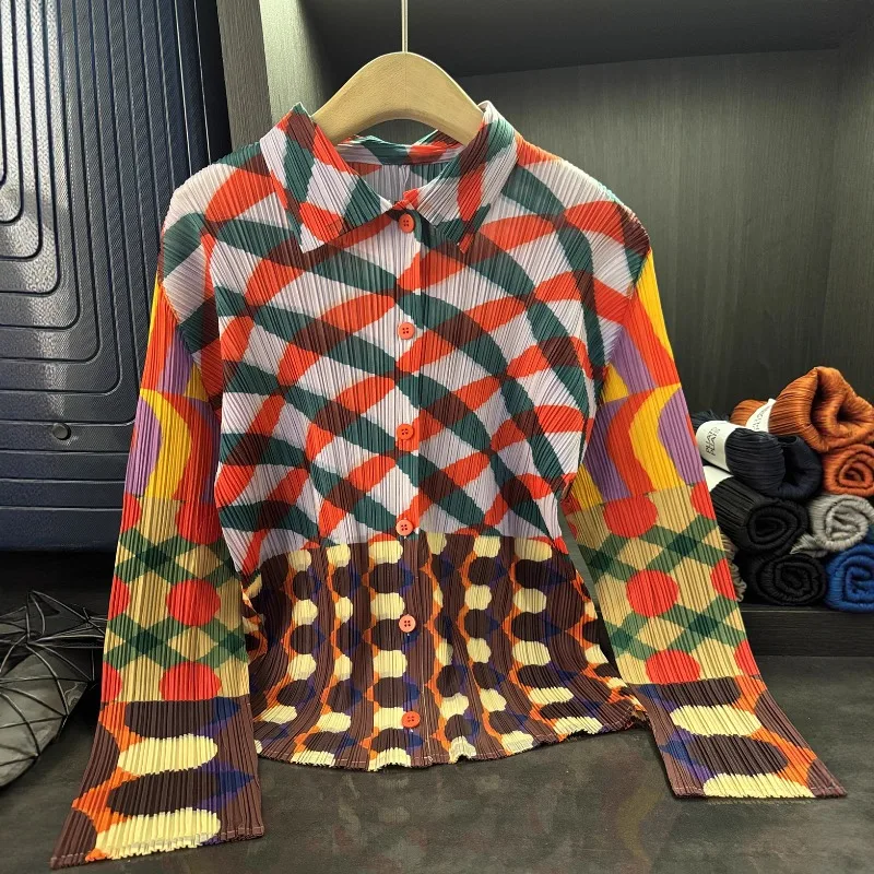 Camicia a pieghe Miyake 2025 Autunno Nuovo design di nicchia Colletto con stampa di collisioni a colori Camicia a maniche lunghe Casual Top semplici e versatili