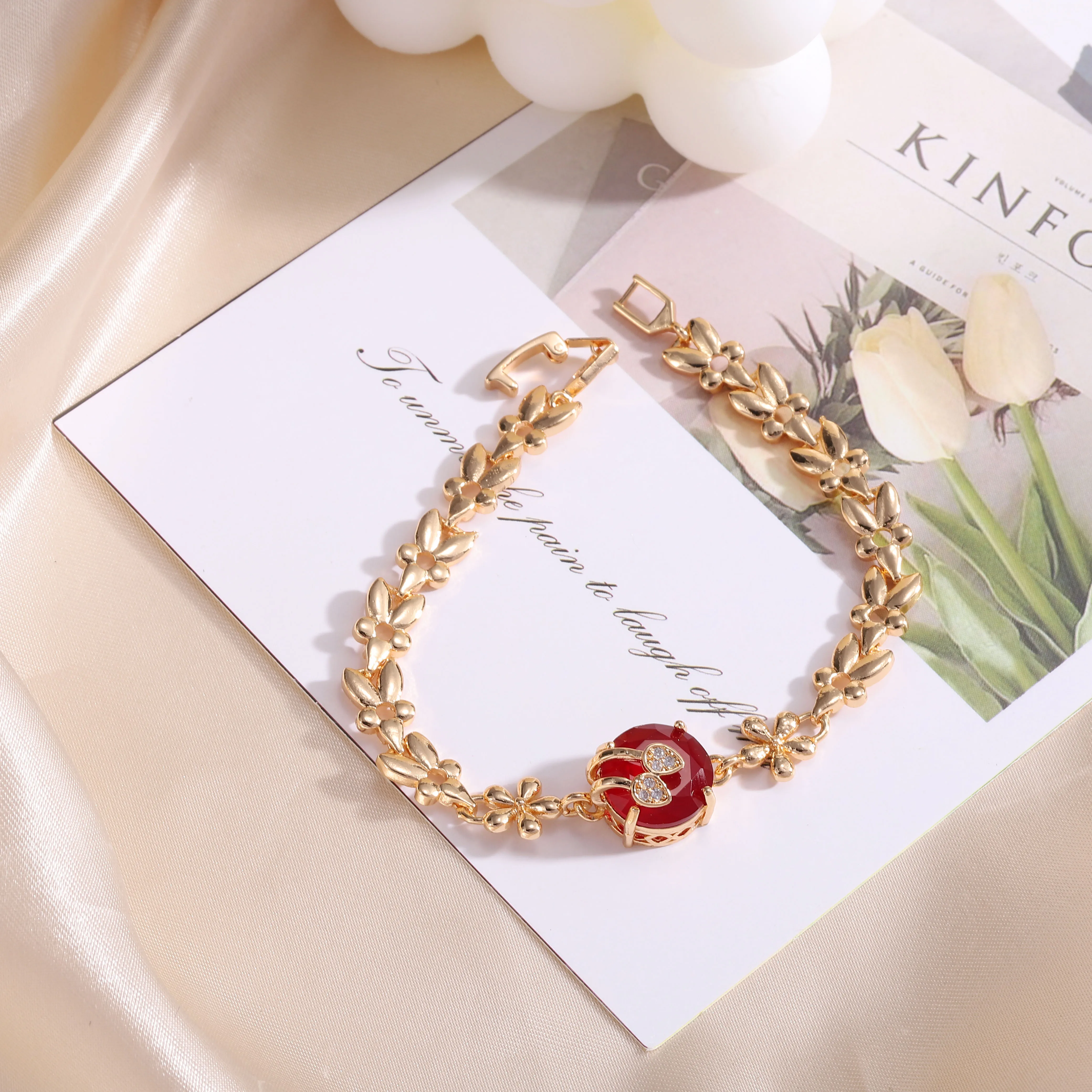 

HOT Luxury Unique Round Leaf Golden Flower Bracelet Women's Bracelet Women's Jewelry Gift 2023