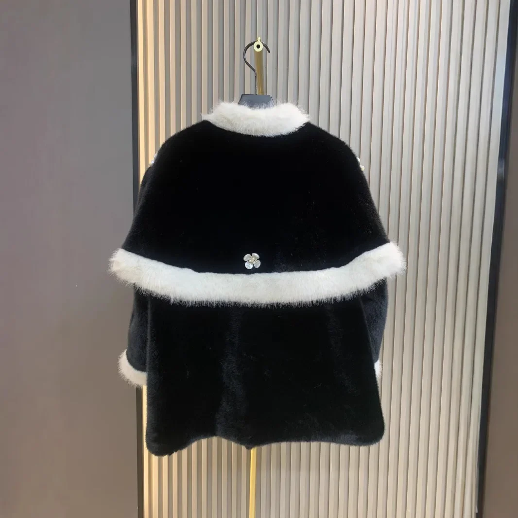 Imitazione Pelliccia di Visone Cappotto Delle Donne 2024 Inverno Nuovo Mantello Scialle in Bianco e Nero Colori Contrastanti Addensato Caldo Cappotti di Pelliccia Sintetica