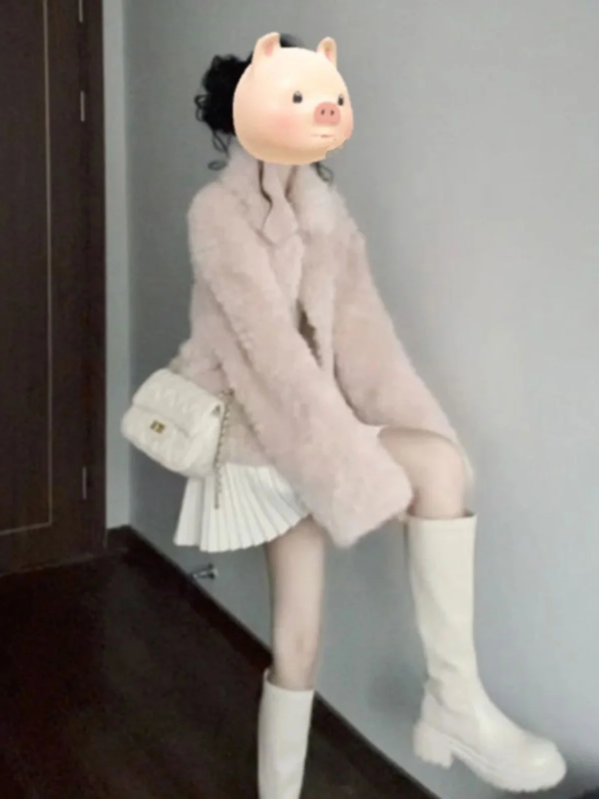 

Faionable Young Women's Fur Coat Jaet Inteated Leather And Fur Outerwear Spring 2026 Early Season High-End Sensation