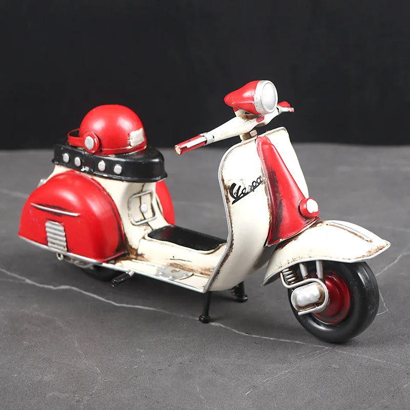 

Vespa creative nostalgic handicrafts small motorcycle model restore ancient ways small pedal sitting room Vespa decoration