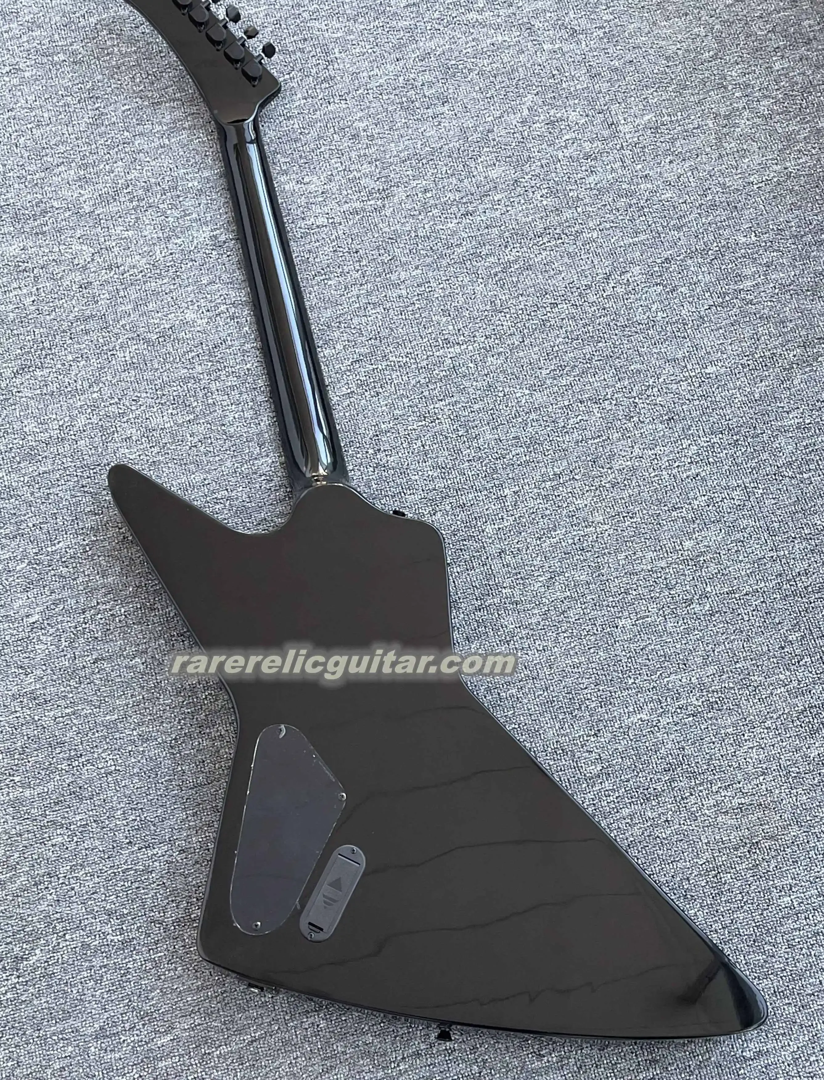 Rarerelic متوفر في المخزون Hetfield Gloss Black MX 250 جيتار كهربائي ثعبان ترصيع الصين نشط EMG التقاطات 9 فولت صندوق بطارية أسود هاردوار