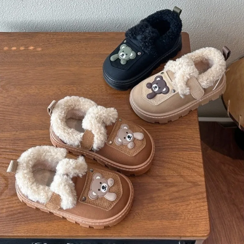 

Boys' Cute Cartoon Warm Low Top Fluffy Thick Soled Cotton Shoes Winter 2025 Childrens' Fashion Versatile Plush Comfortable Shoes