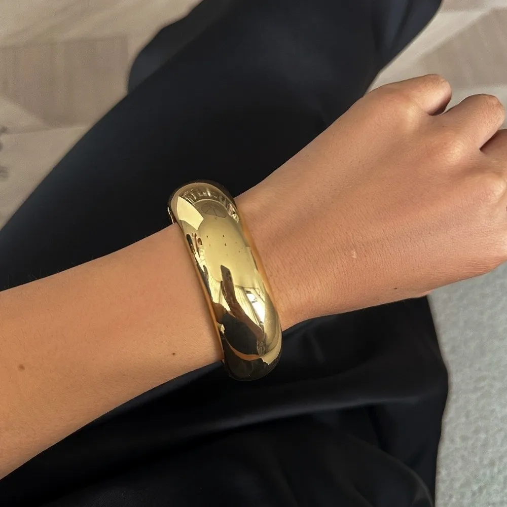 Minimalist Arched Stackable Bangles Gold Metal Smooth Cuff Cuff Bracelet Marbled Resin Geometric Wide Bangle Casual
