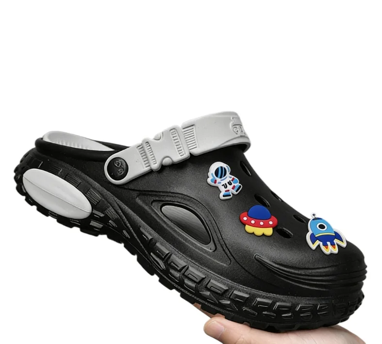 

2026 New Hole Hole Shoes Unisex EVA Two-Way Sandals Beach Men's Slippers Breathable round Toe Flat Bottom Summer Thong Slippers