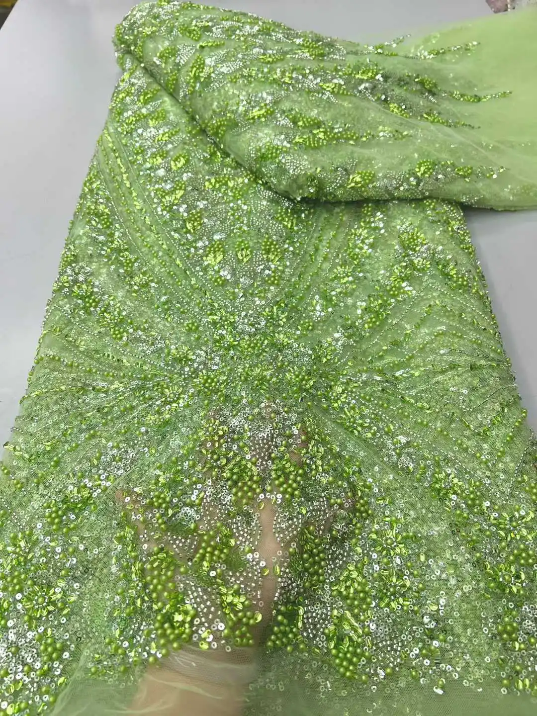 Tela de lentejuelas francesas de encaje africano 2025, telas de encaje de tul bordado de alta calidad con cuentas para costura de vestidos de novia nigerianos.