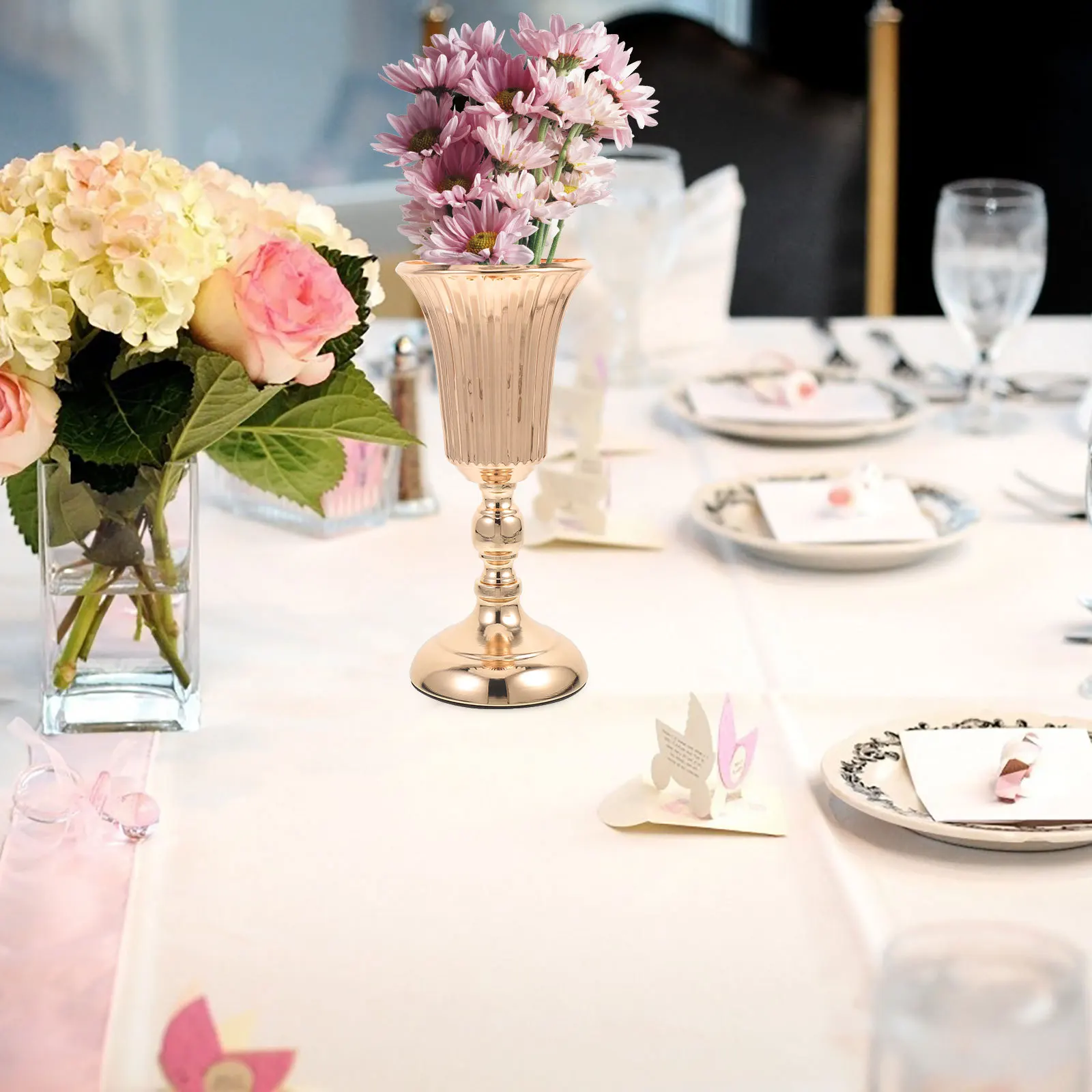 

Iron Urn Vase Metal Planter Gold Vintage Flower Pot Decorative Vase for Home Wedding Centerpiece Tabletop Decoration