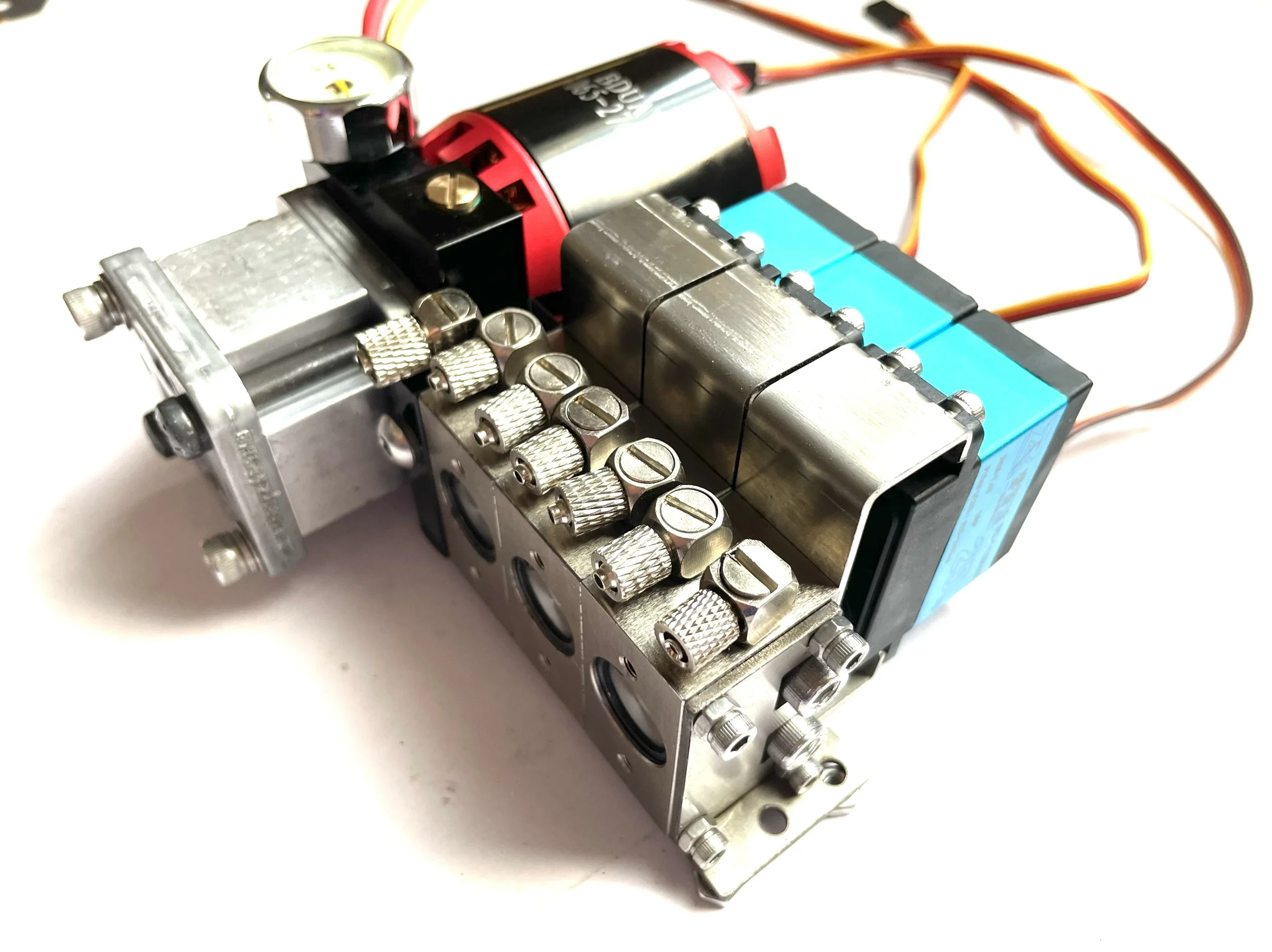 Integrated splicing pump three-way valve for 1/12/1/14 Remote Control Hydraulic Excavator 8MPa Efficiency