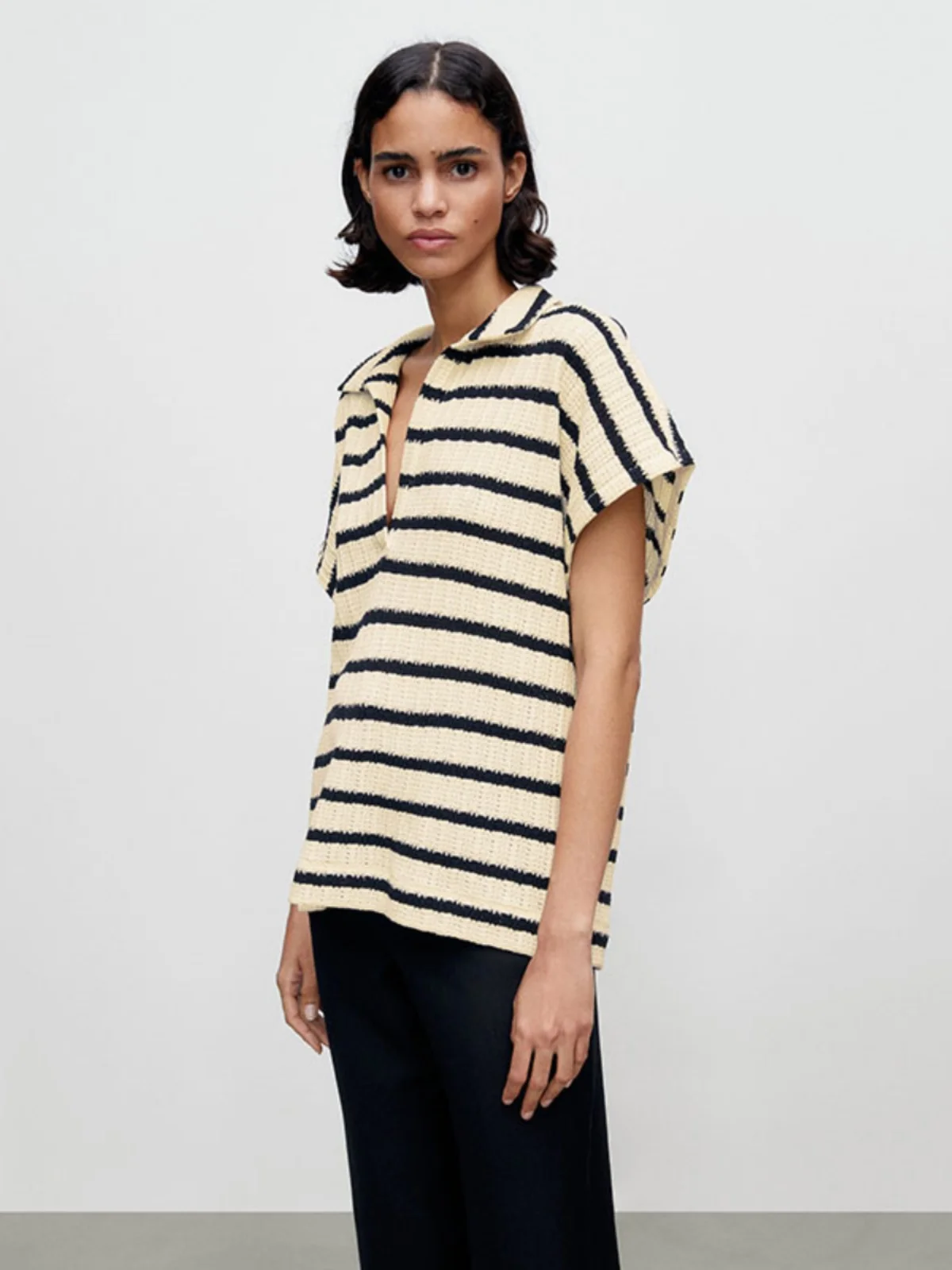 Luźna dzianinowa bluzka/szorty z krótkim rękawem, nowość na lato 2023, damska moda, dekolt w serek, elegancka, uniwersalna, codzienna bluzka/top.