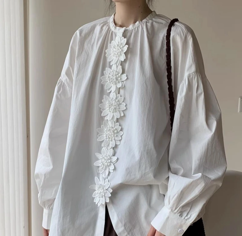 

2025 Autumn French Round Neck Single-Breasted Blouse Lantern Sleeve Three-Dimensional Flower Long Shirt Loose Slimming Top