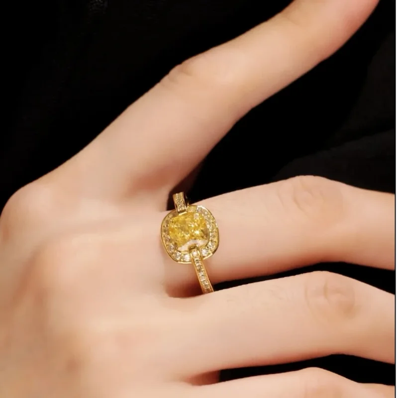 

CAMEO 925 Silver Synthetic Zircon Ring Yellow Diamond Square Shiny Ice Cutting Fashion Jewelry Versatile Ring