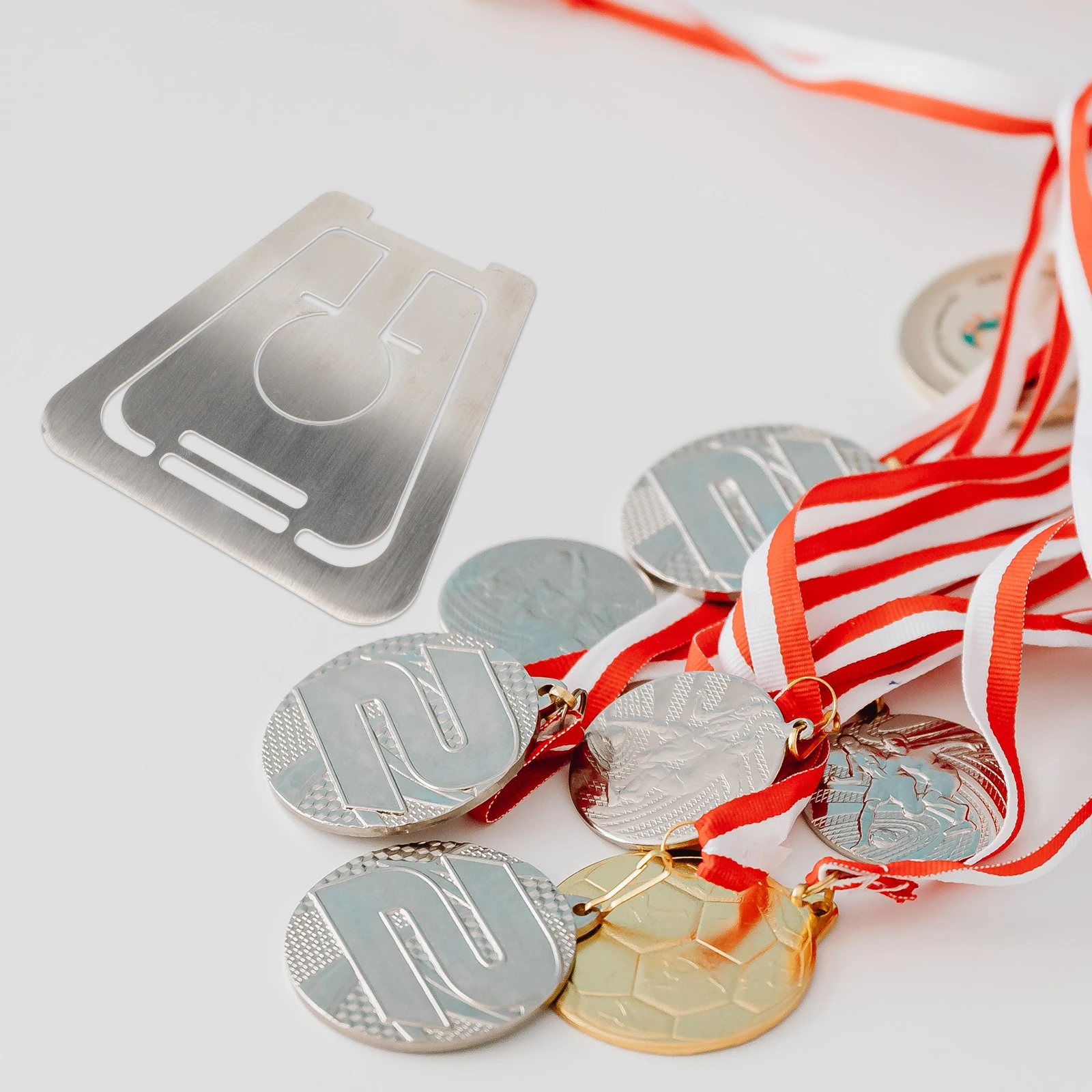 

1pc Sturdy Medal Display Stand Single Holder Hanger Sports Running Door Desktop Decor ganizer Gift for Birthday