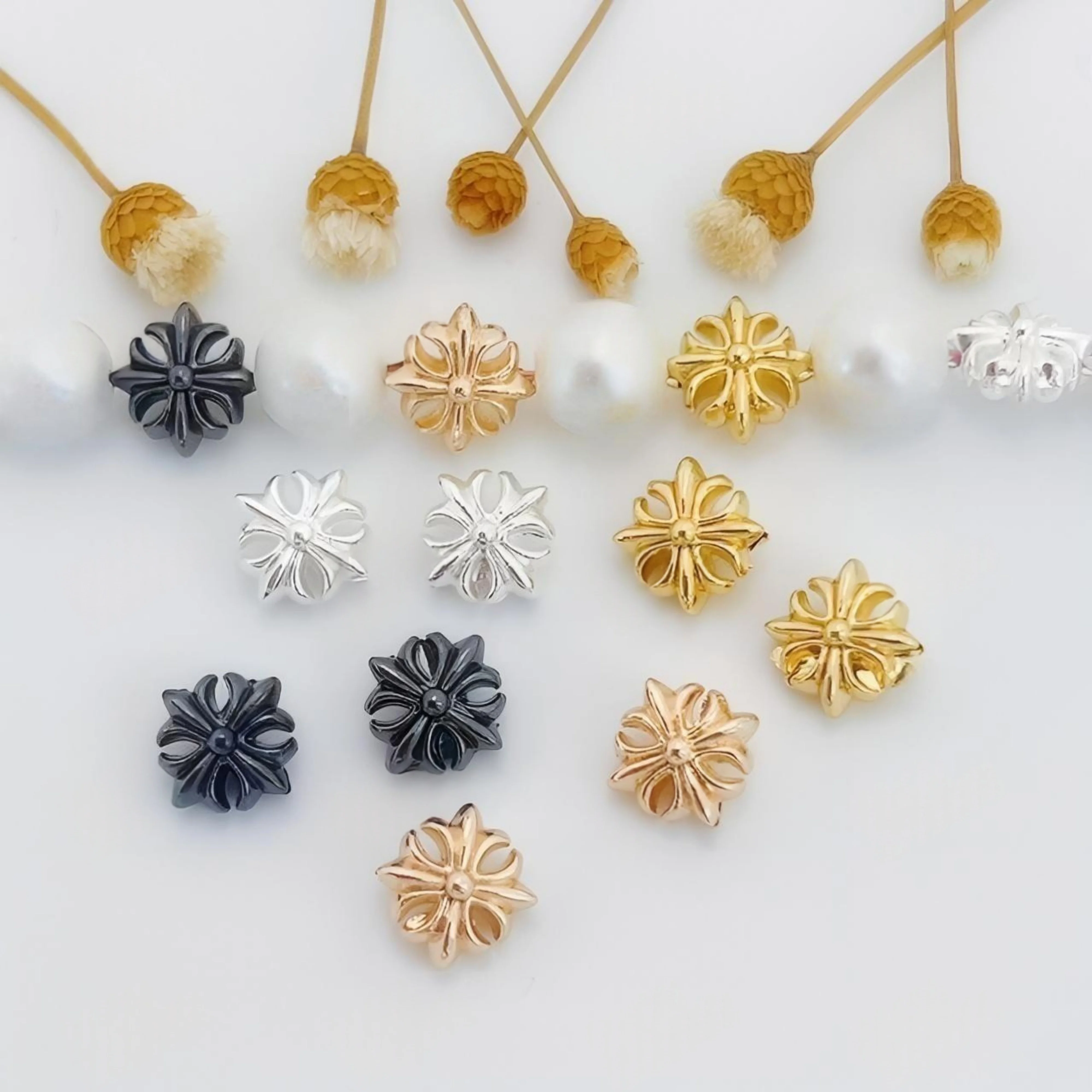 

10 Pieces of Gold-plated Cross Flower Spacer Beads Handmade Beaded Bracelets Necklace Accessories DIY Jewelry Making Materials