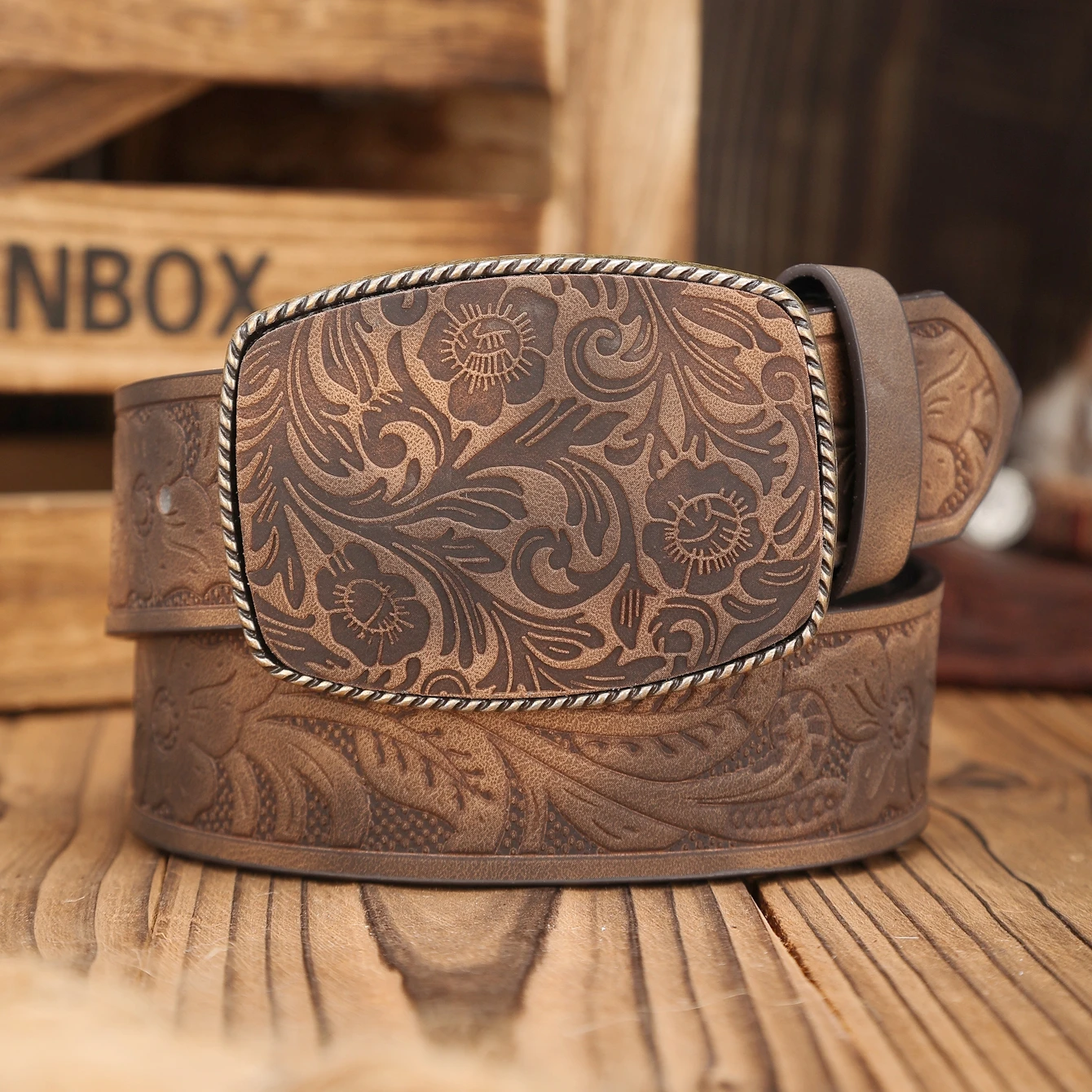 A Western-Buckle PU Belt Suitable for Both Men and Women, A Unique and Retro Brown Belt (With Perforated Nails Included)
