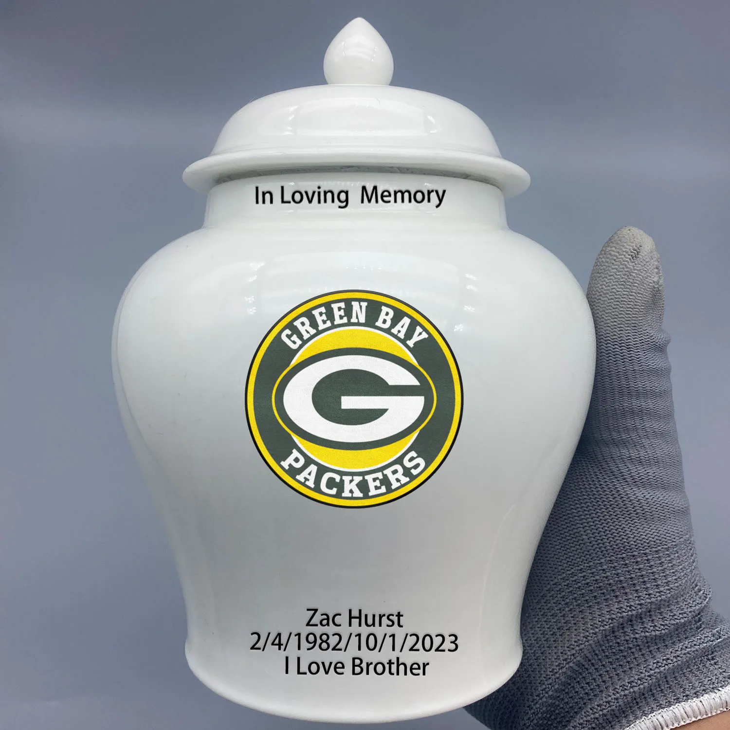 

Medium Urn for Green Bay Packers-themed Logo Custom Urn.Send me the name/date you want to appear on the urn by Remarks Message.