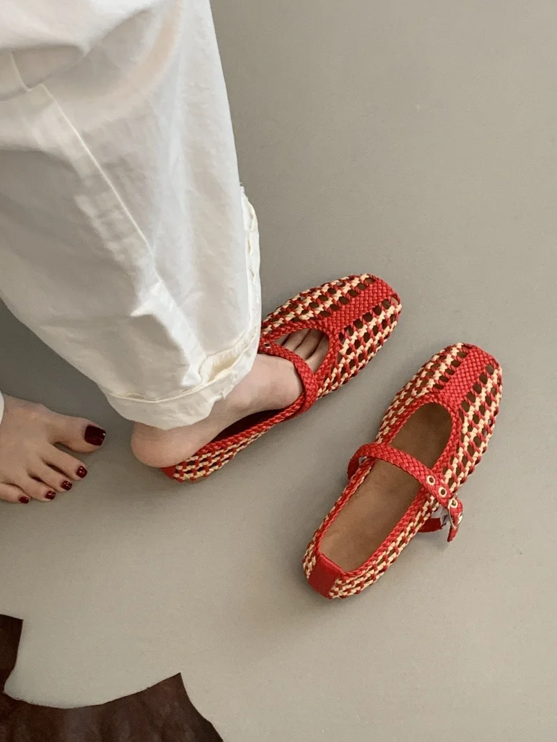 أحذية باليه مسطحة من ماري جينس شبكية حمراء للنساء بمقدمة مستديرة 2025 أحذية راقصة باليه مسطحة على الموضة جديدة