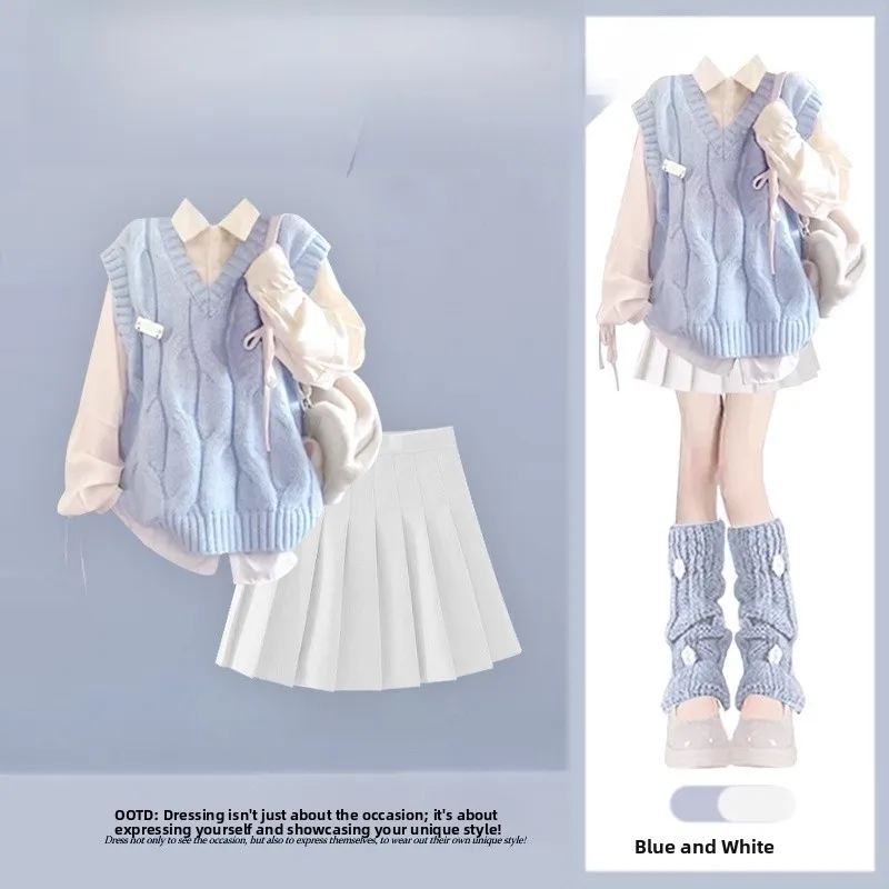 

Осенний комплект в стиле преппи: женский вязаный жилет и юбка-шорты для многослойного образа, стройнящий силуэт, модный и молодежный комплект из двух предметов