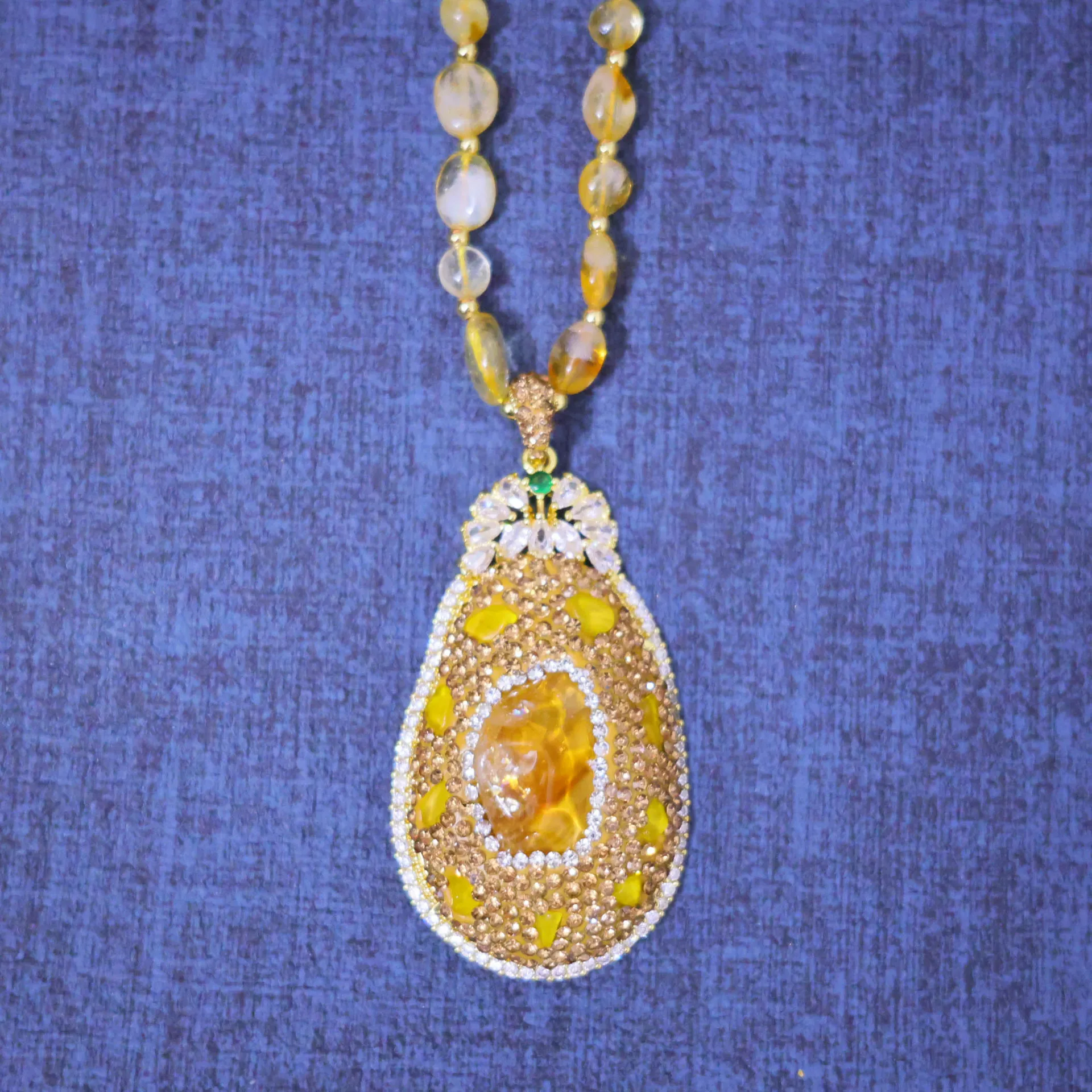 

Натуральный цитрин, инкрустированный мелким гравием, цепочка-колье из необработанной руды, винтажное украшение из натурального камня в средневековом стиле.