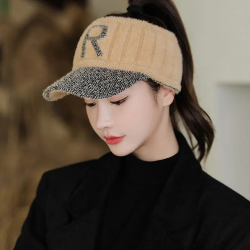 2023 Korean version of the new autumn and winter hat women's fashion letter R knitted woolen hat double color winter warm cap