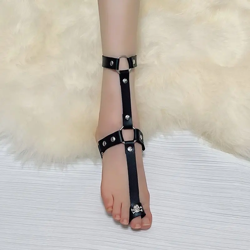 Unisex Gothic Punk PU Leather Ankle Harness Foot Bandage With Skull Decor Adjustable Ankle Strap Bracelet Cosplay Accessory