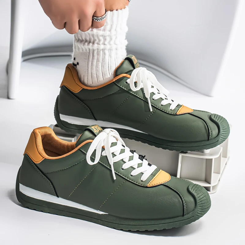 

2026 New Men's Low Top Leather Casual Sneakers, Korean Style Sporty Bread Shoes, Outdoor Anti‑Slip Wear‑Resistant Running Shoes