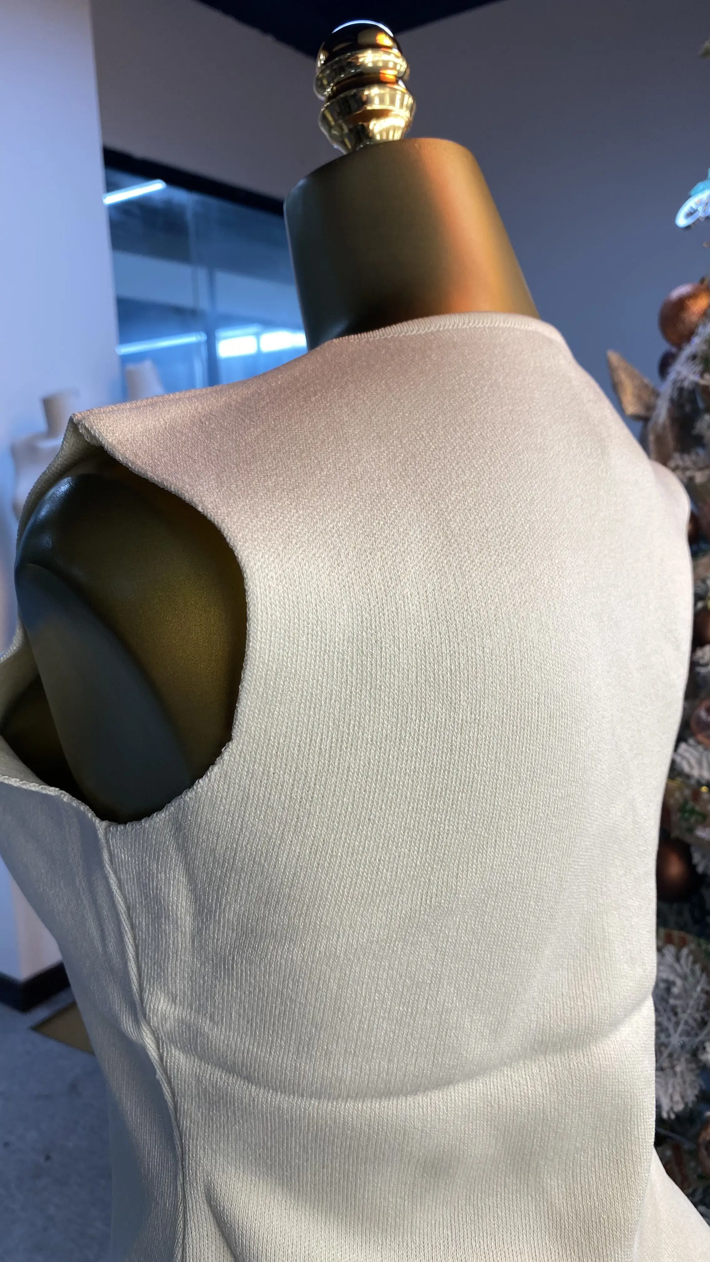 موضة جديدة زر الذهب مزين محبوك سترة الرجعية أكمام المرأة سترة لينة وصديقة للبشرة-GZXX016