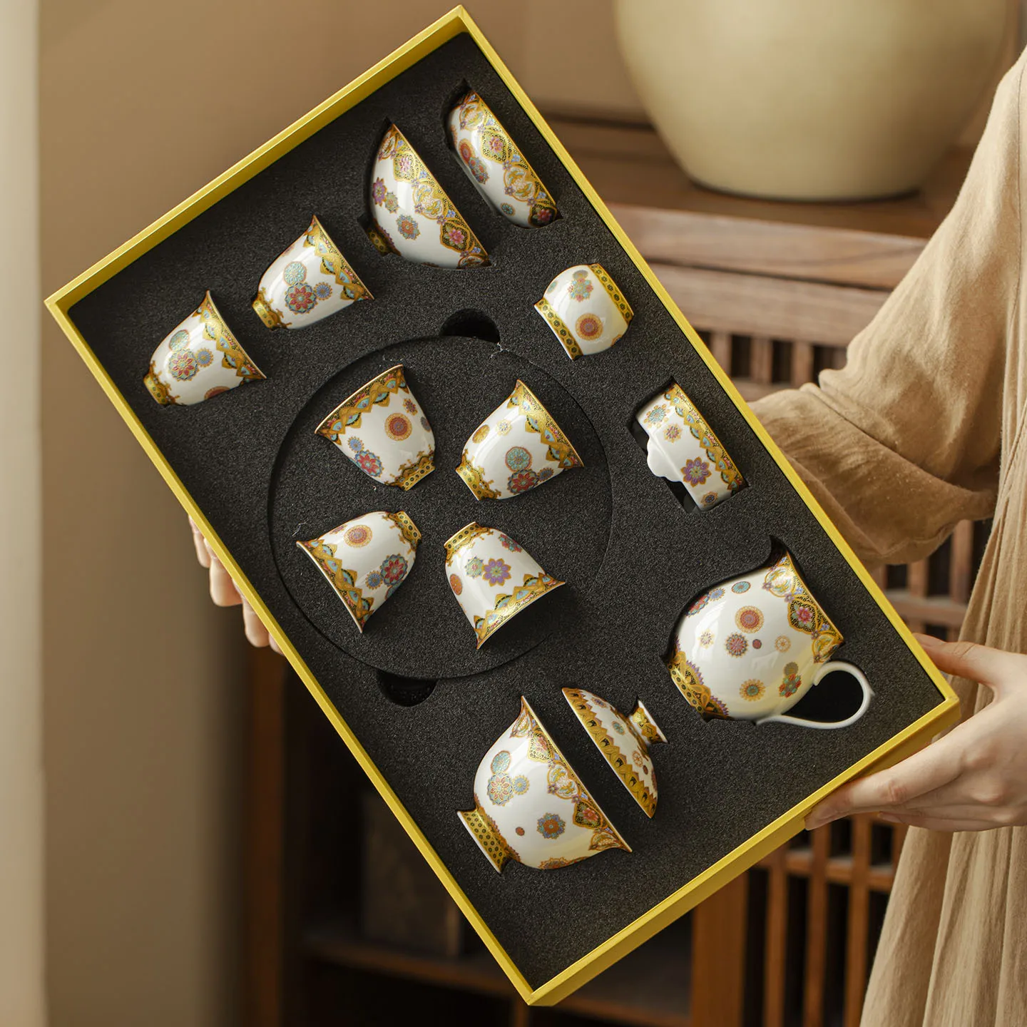 12pcs Enamel Color Tea Set Flower Pattern Tea-sipping Cup Fair Mug Covered Bowl Exquisite Household Tea Sets in Gift Box