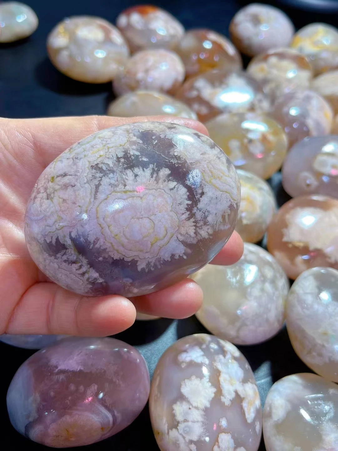 Natural Stone Cherry Blossom Agate Geode Crystal Palm Play  Ornament Home Room Decor Witchcraft Spiritual Reiki Healing Crystals