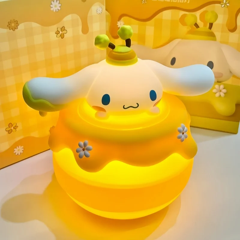 

Sanrio Honey Pot Series Cinnamoroll Pat Light для девочек, милая подарочная коробка, настольное украшение, подарок на день рождения, Рождество, игрушки
