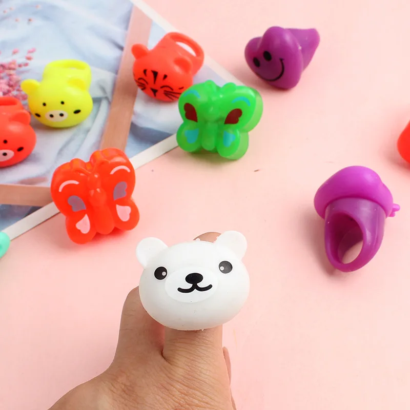 Anillos de dedo que brillan con luz LED para niños, dibujos animados creativos de animales, Juguetes Divertidos electrónicos para Halloween, regalos para niños