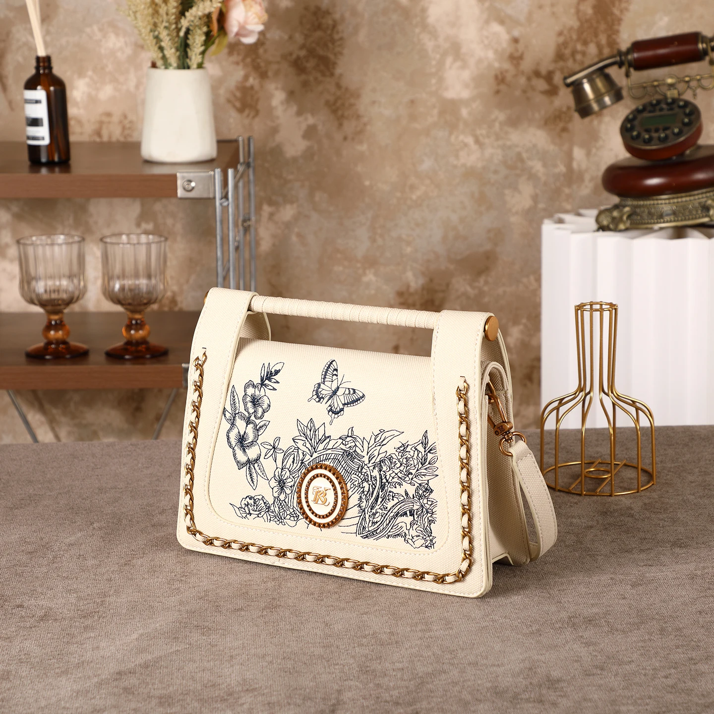 Light luxury women's handbag 2026 new fashionable shoulder bag niche design Chinese embroidery commuting versatile crossbody bag